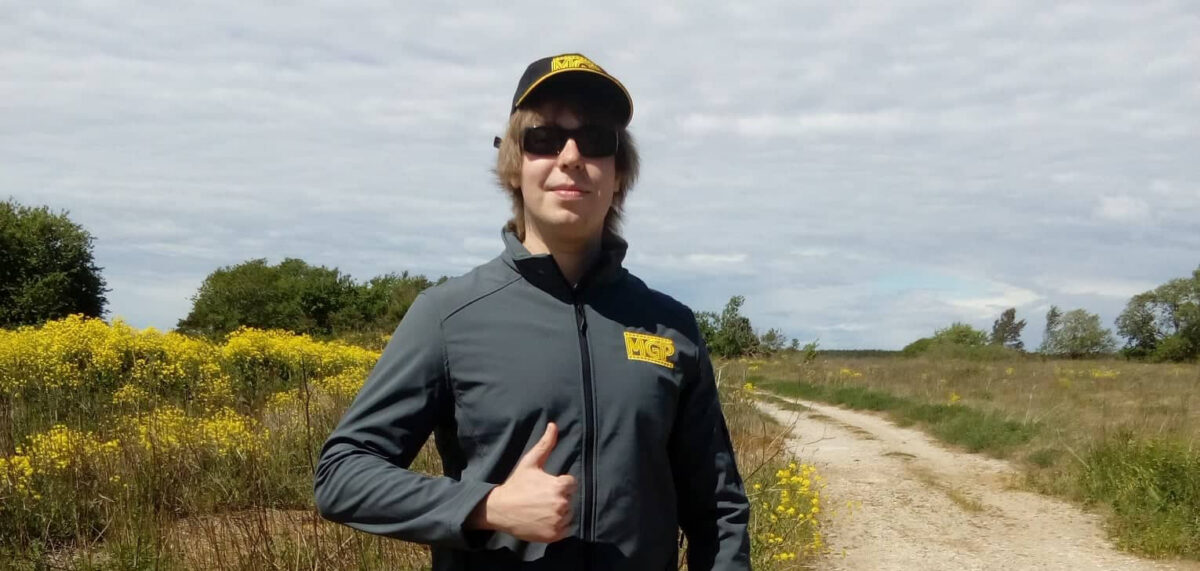 Põranda all tegutsev kurb üksik mees (kes armastab sind)