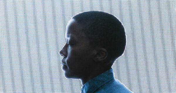 Luule sõrad ja suled annavad jõudu. Intervjuu Donika Kelly ja Triin Pajaga