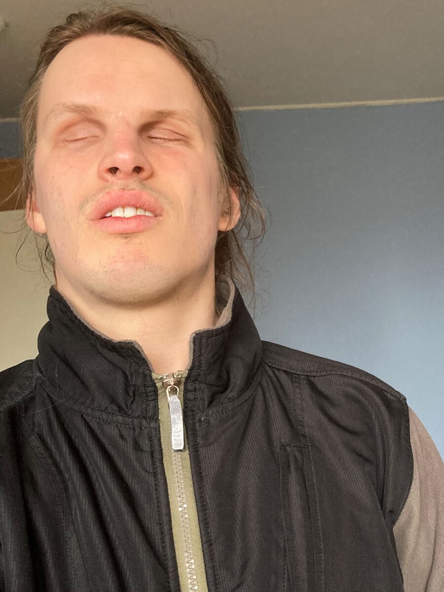 “mu sõber põleb pliidi all” jt luuletusi