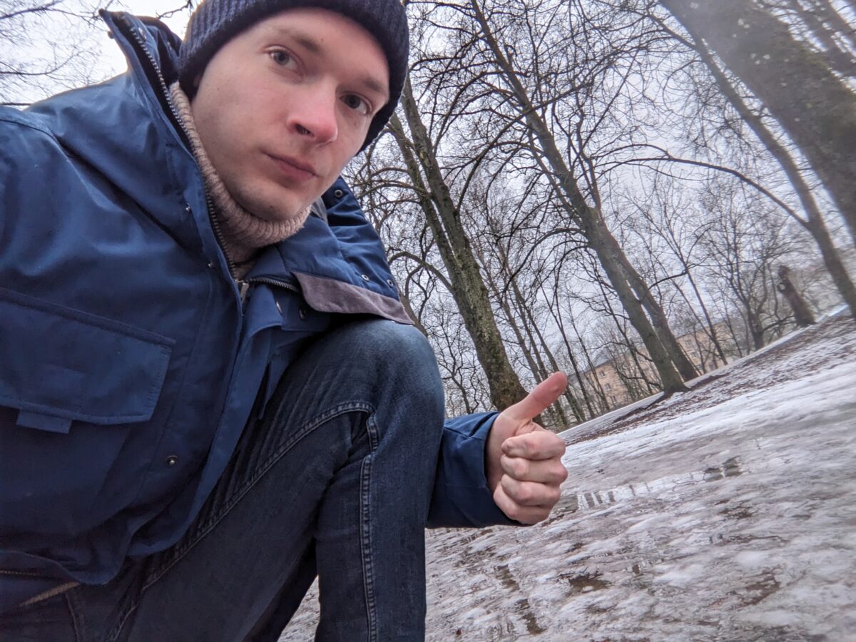 “*sinu erkkollane aura paneb mind sprintima” jt luuletusi