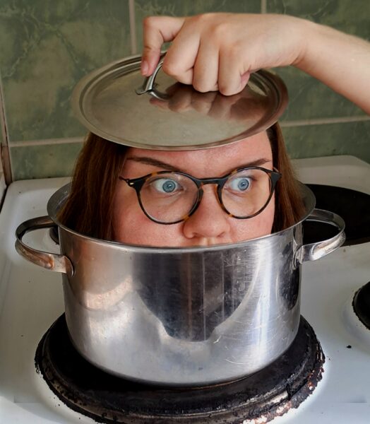 Vaadates ööd läbi udu, läbi klaasi, läbi mineviku