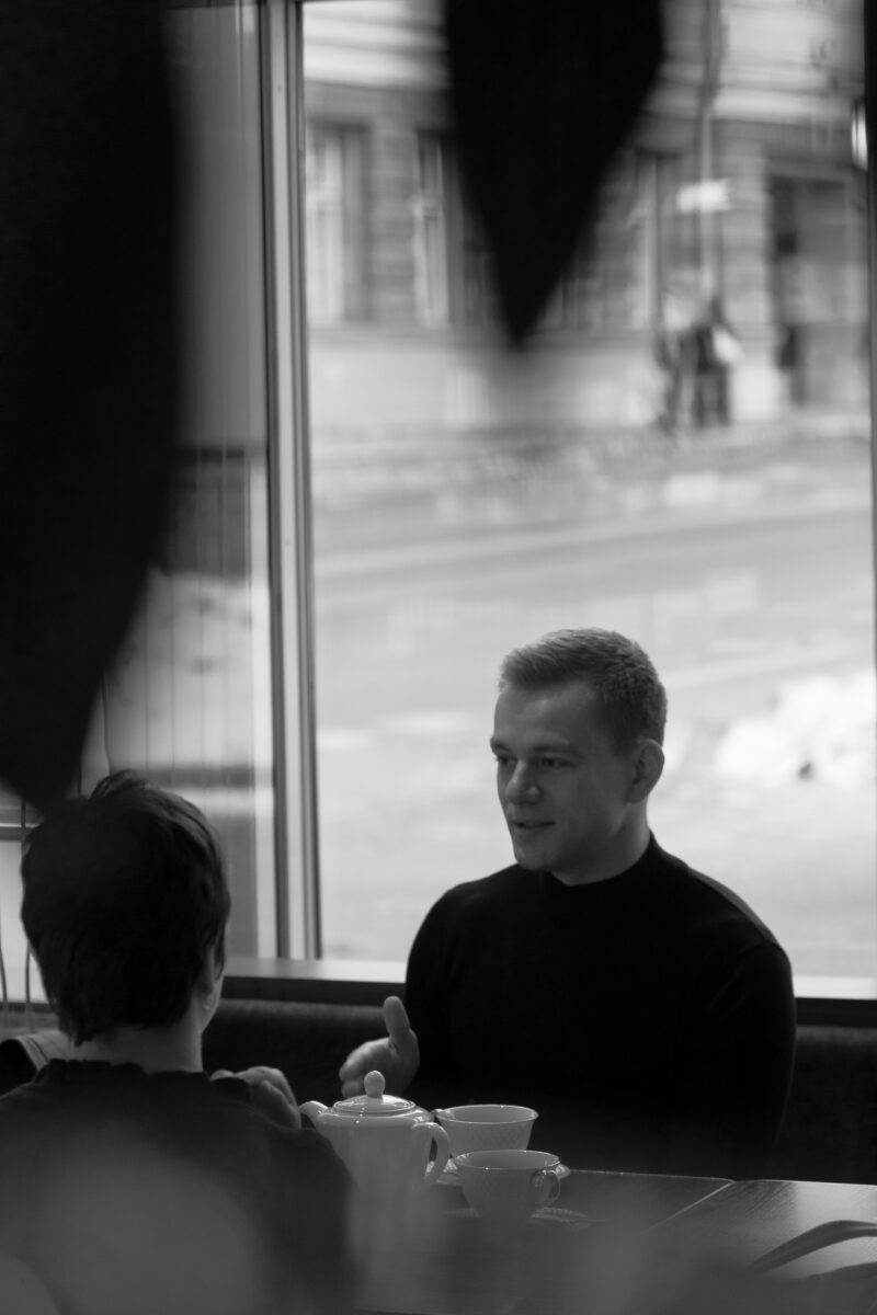 Telliskivist, metamodernismist ja muust. Intervjuu Mart Kuhiga