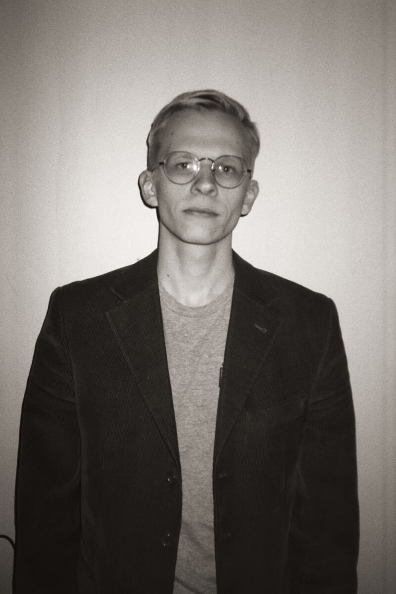 *Miks me pimedaks jäime