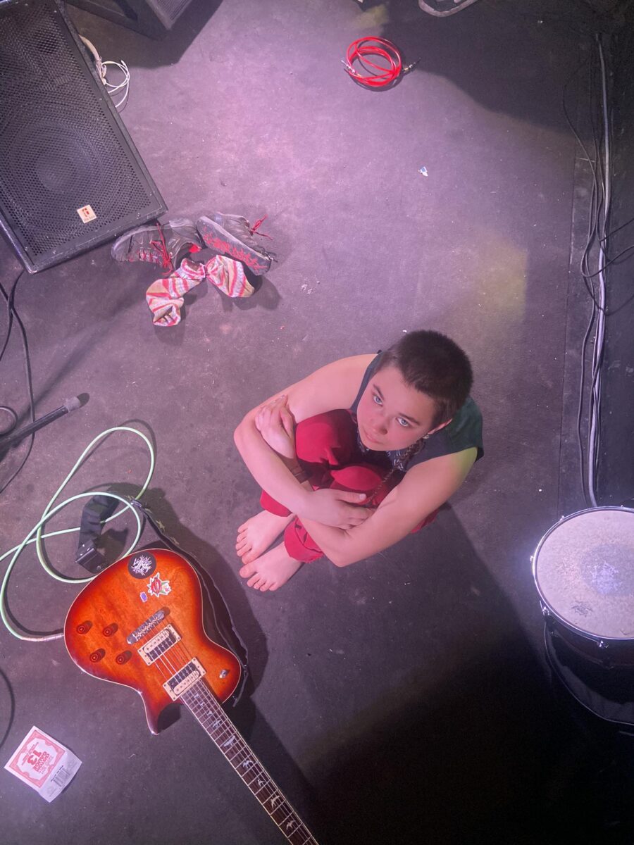 Olemise täiesti talutav, hoomatav ja mõõdukas kergus ehk Noorteromaanidest (üldiselt) ja „Ketsidest“ (konkreetselt)