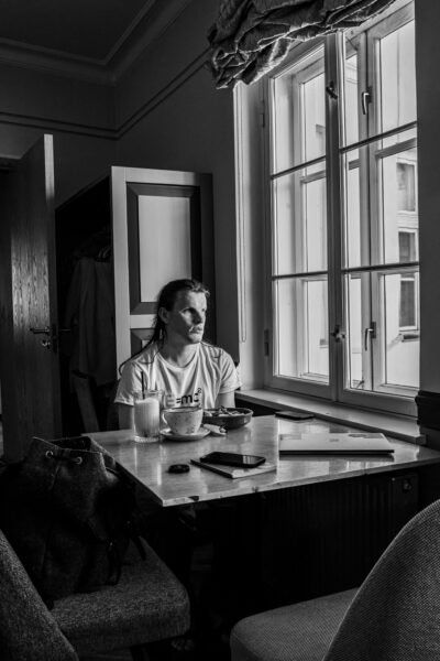 Luule nagu suhkur – midagi, mis üksindust ära ei võta, aga leevendab selle mõru maitset. Intervjuu Päiv Dengoga