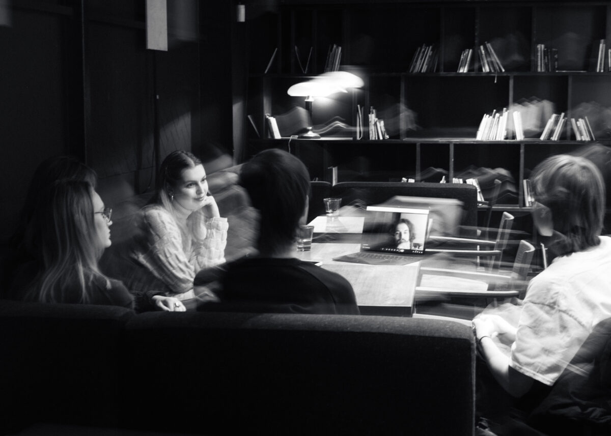 Kas enda kriitikuks nimetamine on cringe? Noorte kriitikute vestlusring