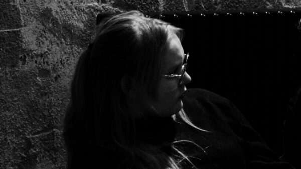 “ebaloogiliselt ebaoluline” jt luuletusi